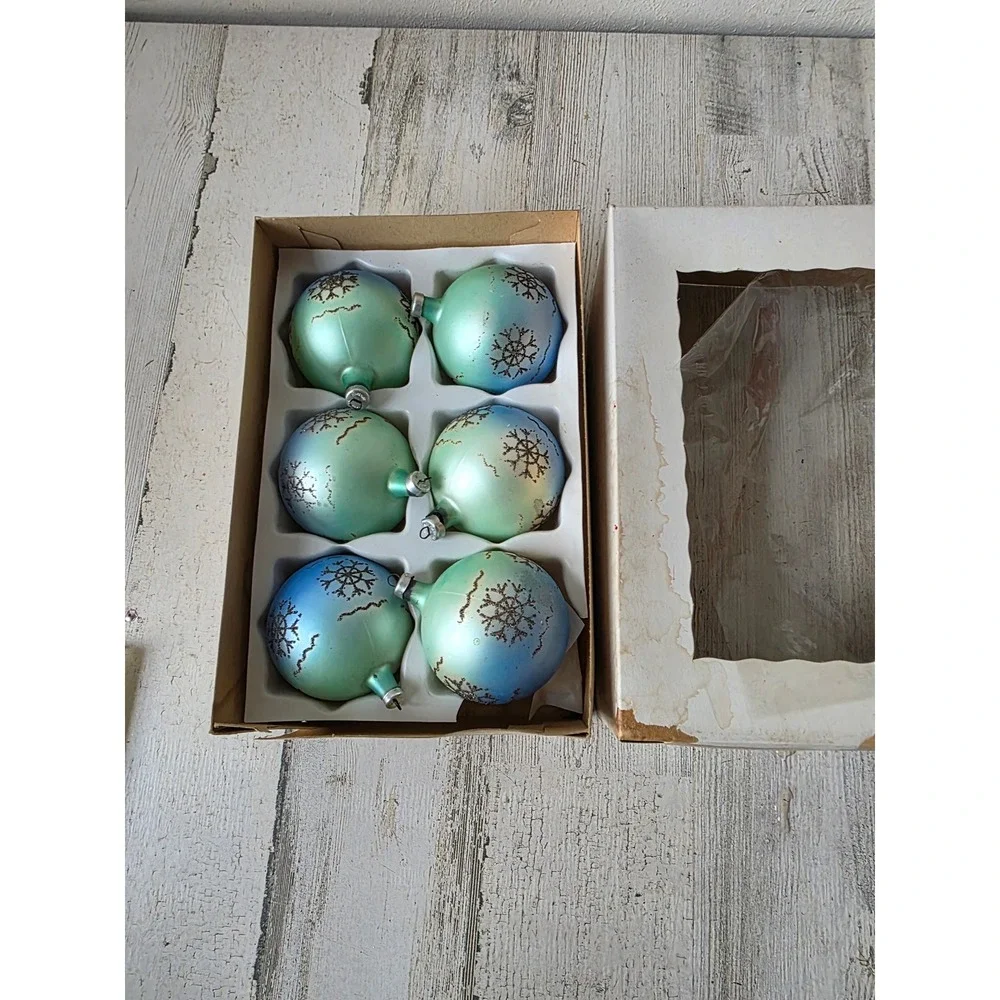 Vintage Austria ombre blue snowflake stencil Micah glitter ornament Xmas tree